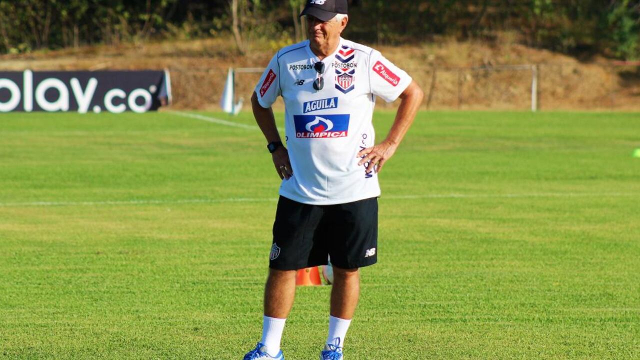 Julio Comesaña deja de ser DT de Junior.