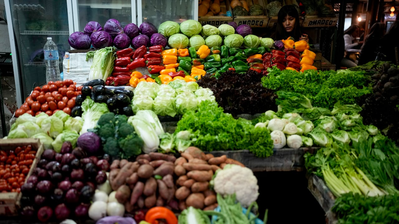 Las vitaminas se encuentran en las verduras y frutas.