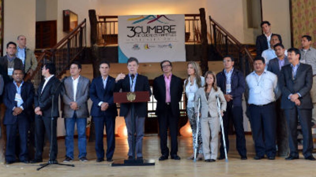 Los alcaldes se reunieron con el presidente Santos en la cumbre.