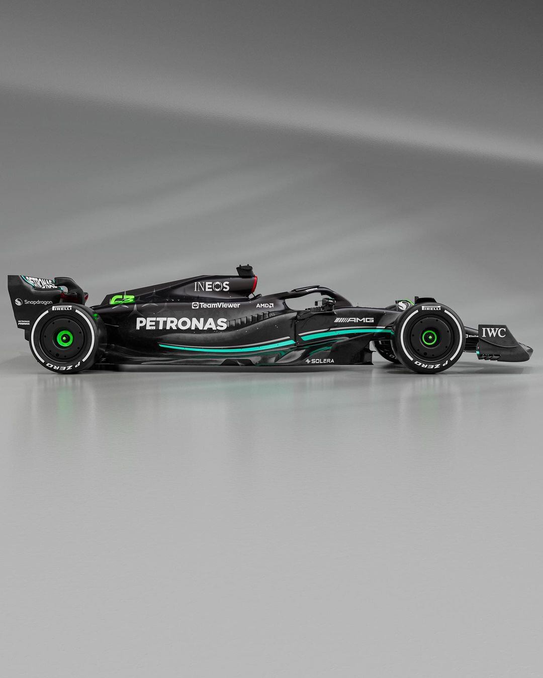 Vista lateral del W14 de Mercedes