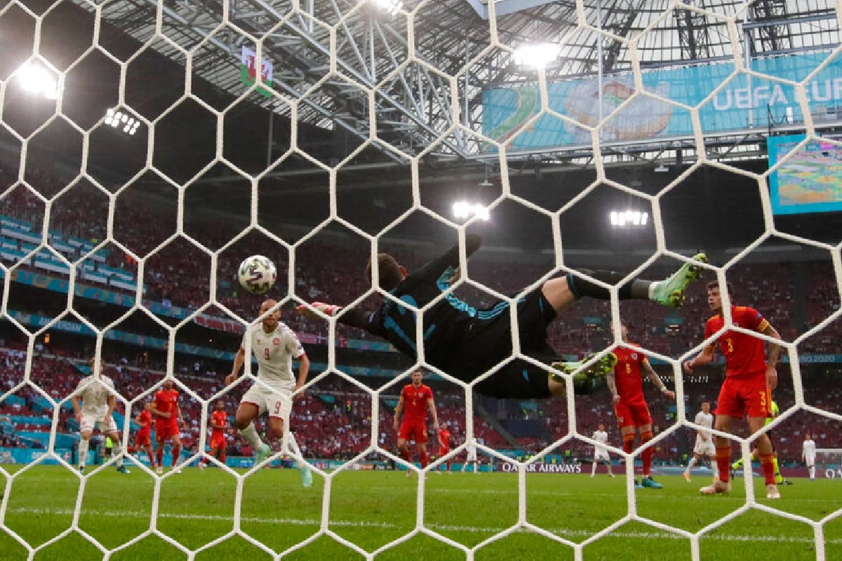 El rival de Dinamarca en cuartos de final saldrá del duelo entre Países Bajos y República Checa, que disputará este domingo.