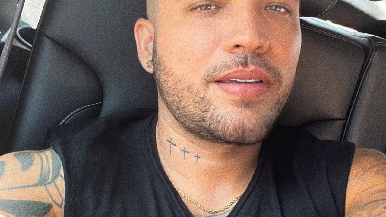 Jessi Uribe se le olvida una canción en pleno concierto,