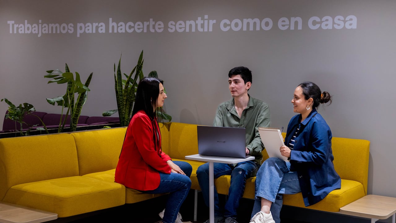 Las vacantes están disponibles para sedes administrativas y operativas en Bogotá, Cundinamarca, Huila y Atlántico.