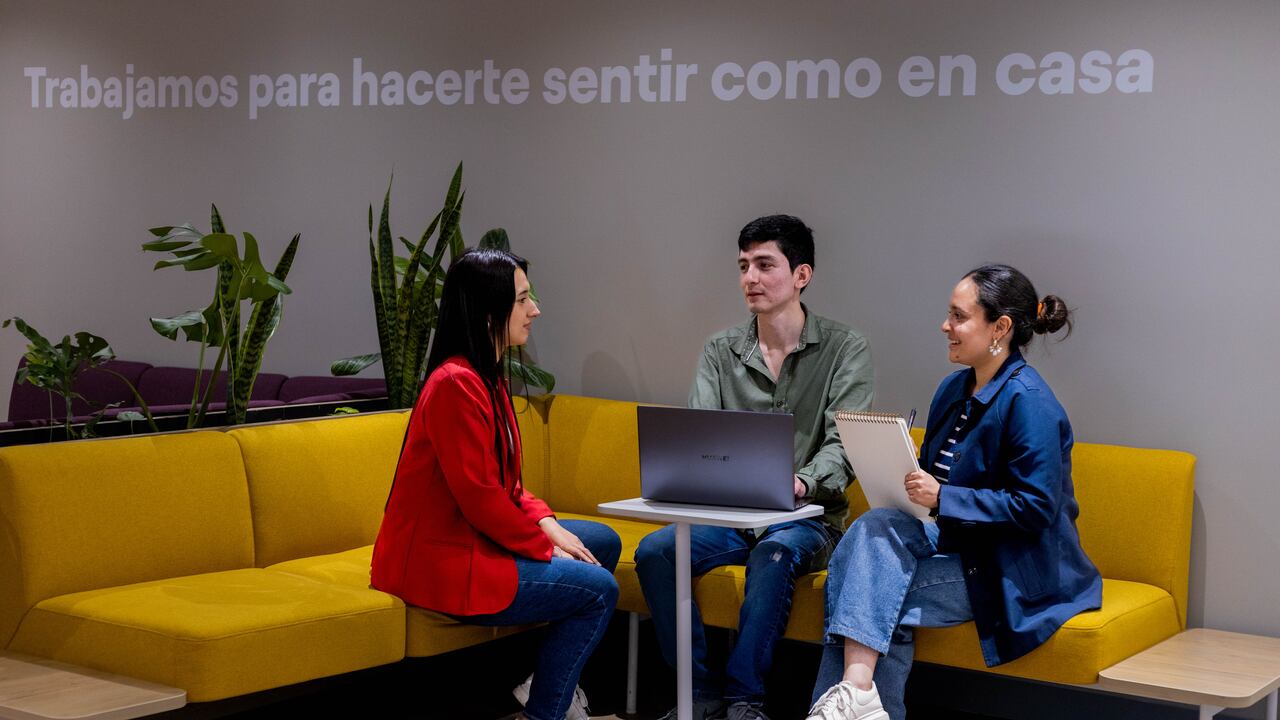 Las vacantes están disponibles para sedes administrativas y operativas en Bogotá, Cundinamarca, Huila y Atlántico.