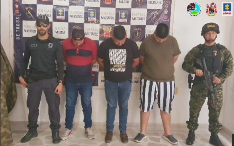 Los hombres tendrían contactos con grupos armados para distribuir cocaína
