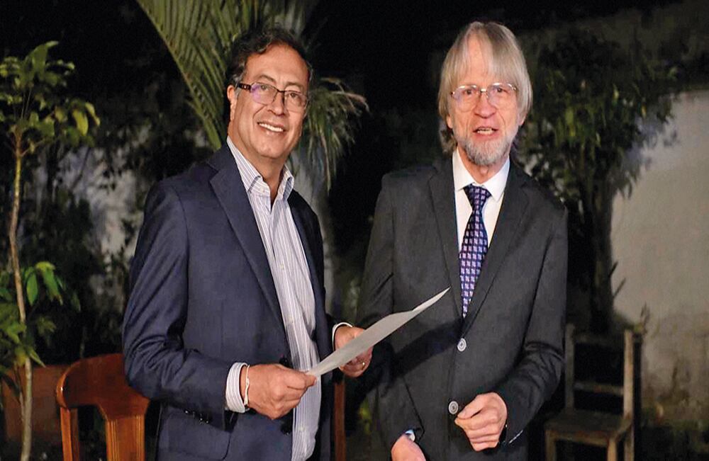 Antanas Mockus fue una de las principales adhesiones del centro que logró Petro en estas semanas.