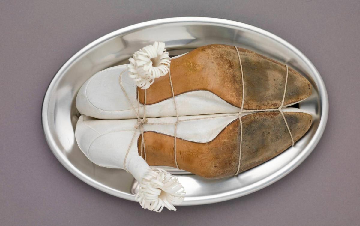 Ma gouvernante, my Nurse, de Meret Oppenheim. Moderna Museet.