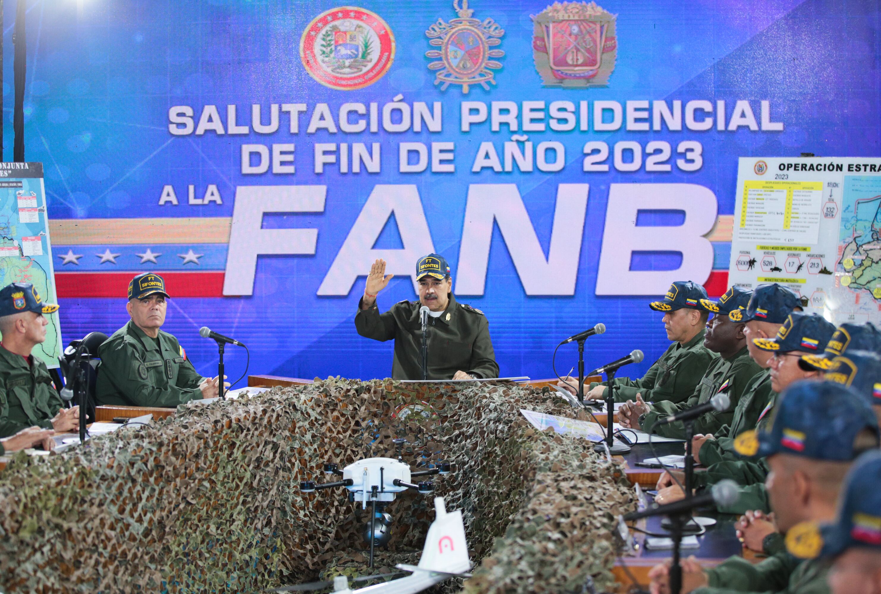 Nicolás Maduro ordenó que más de 5.600 militares participen en un ejercicio "defensivo".