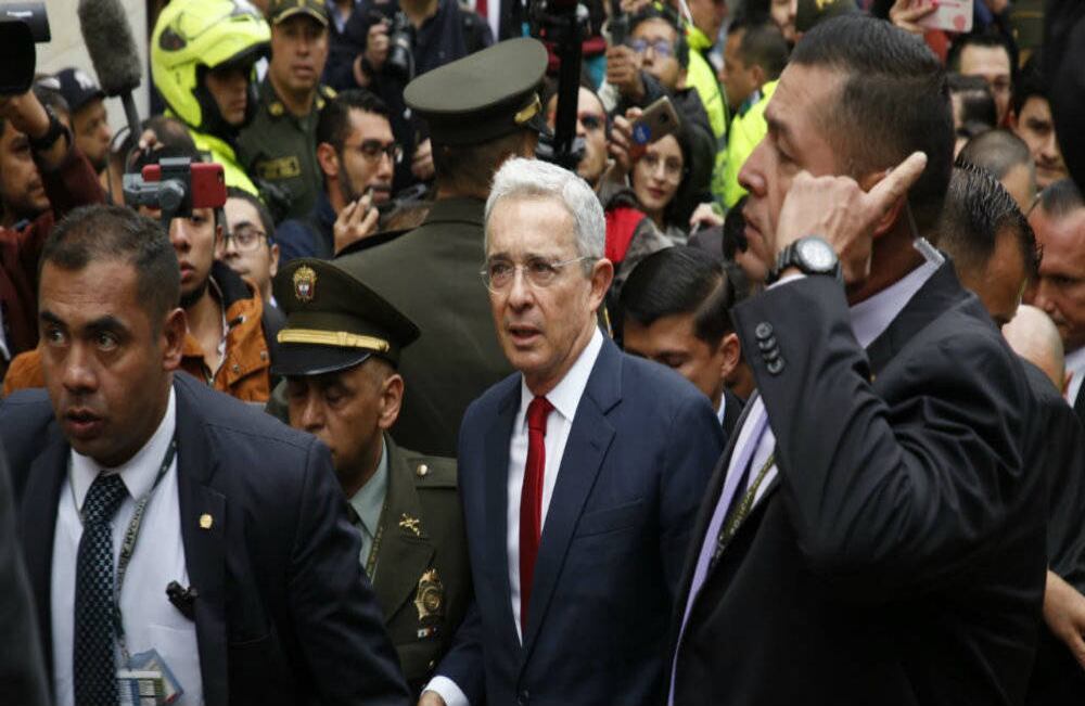 En un hecho inédito el expresidente  @AlvaroUribeVel  fue citado a rendir indagatoria en la Corte Suprema de Justicia por presunta manipulación de testigos. Foto: Guillermo Torres Reina.