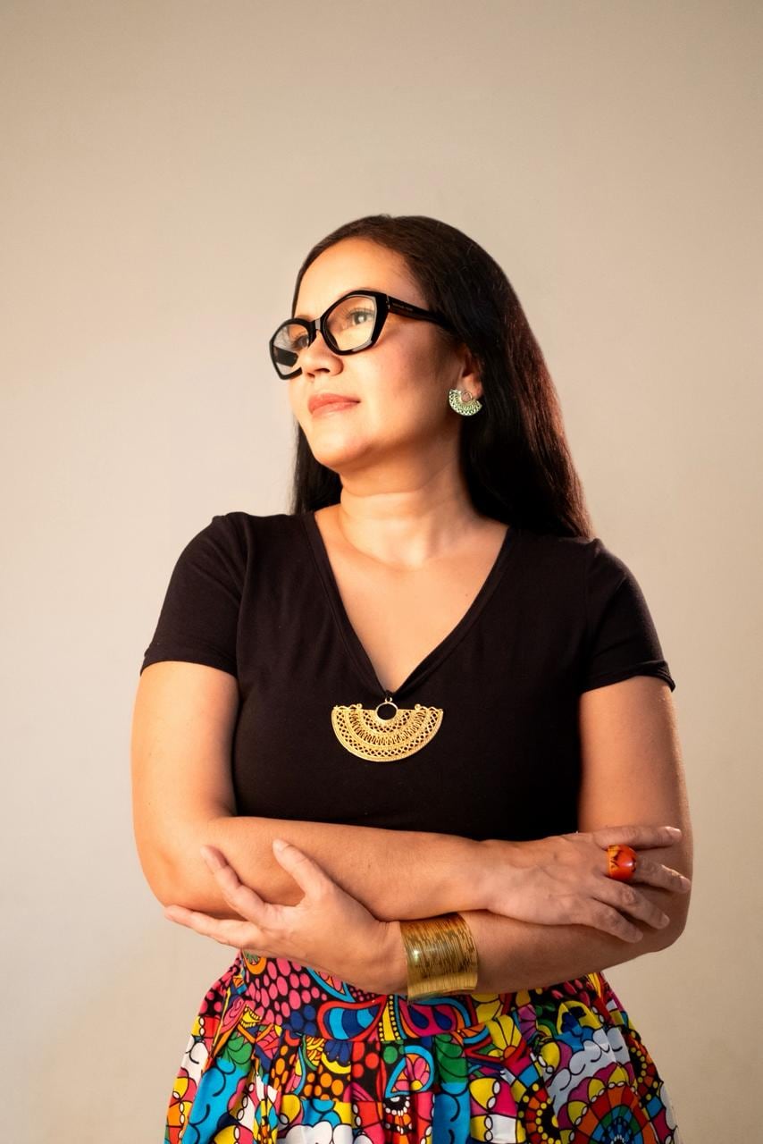 Erika Montilla publica su primer libro, ‘Bailando con el dolor’, con Santabárbara Editorial.