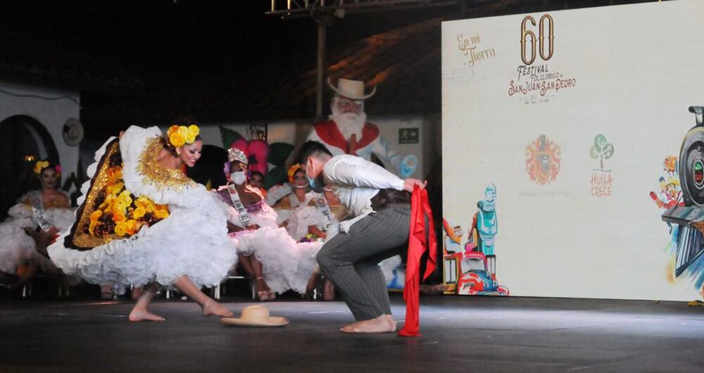 Chats demostrarían el supuesto fraude en la elección de la Reina Nacional del Bambuco, en Huila