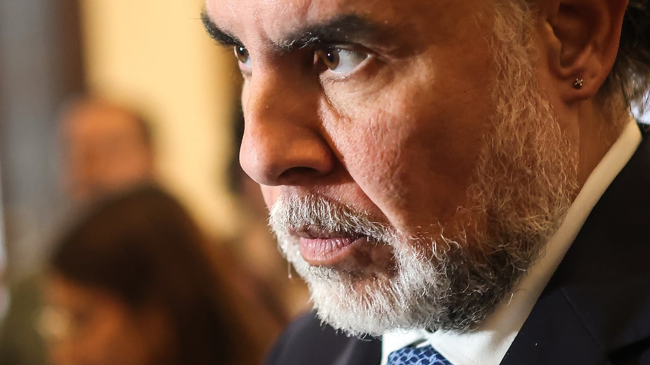 Ministro del interior, Armando Benedetti rueda de prensa en el Senado.