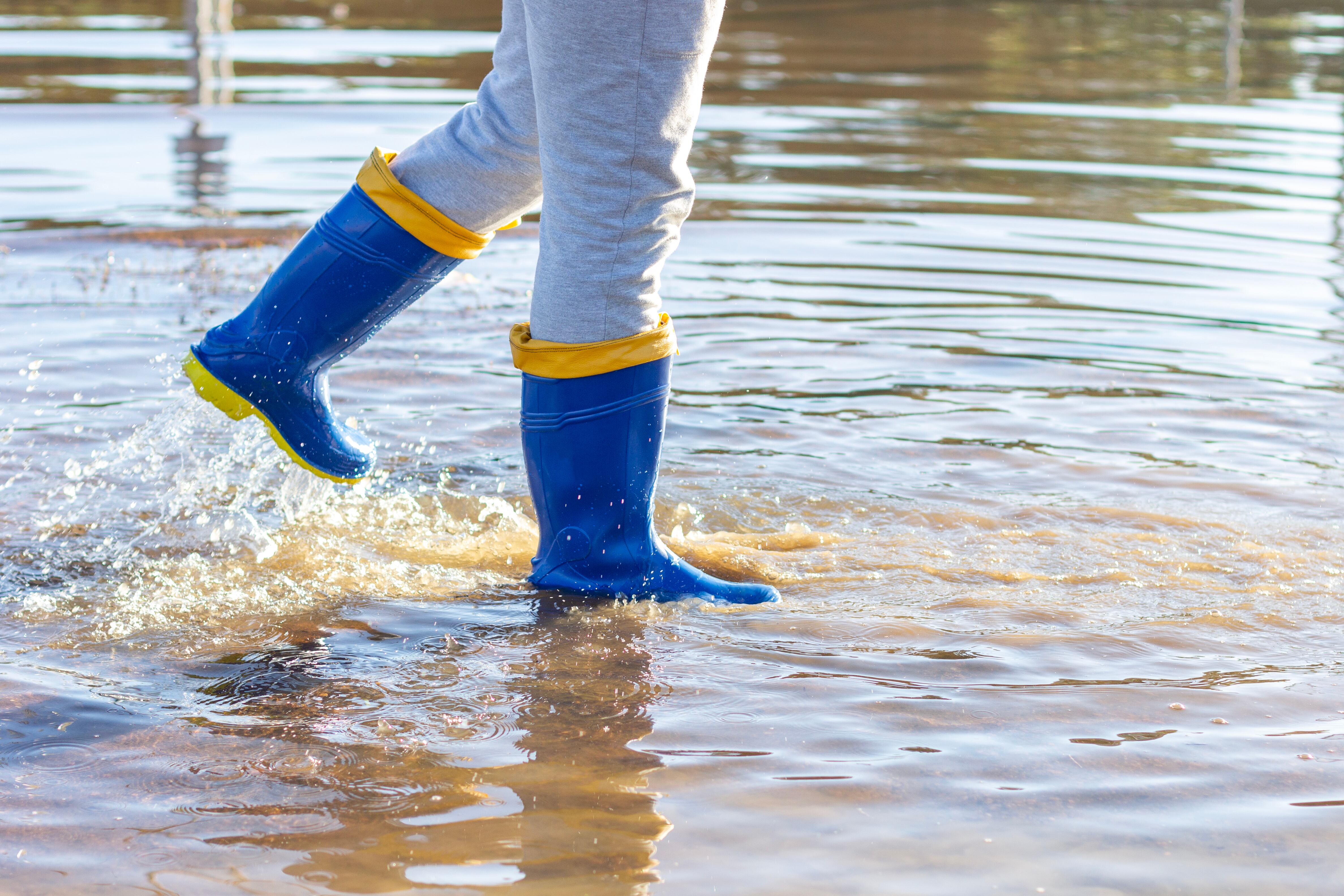 Alertas vigentes por incendios, deslizamientos, inundaciones y oleaje, según el Ideam