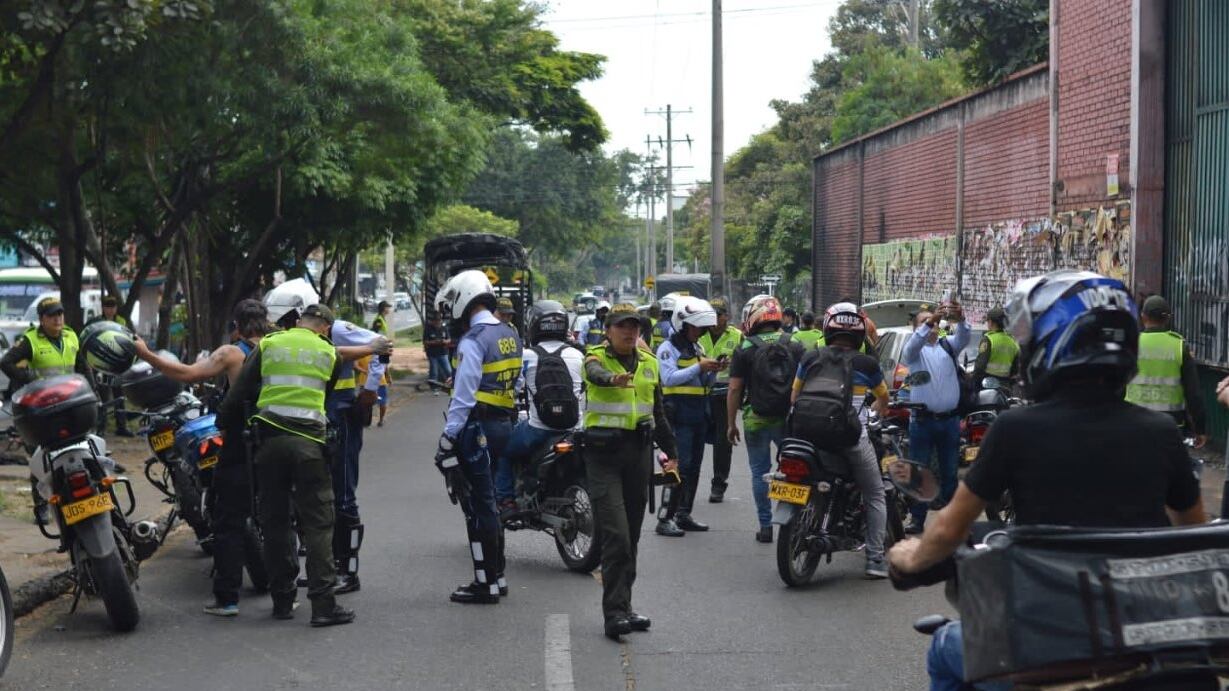 Agentes de tránsito en Cali.