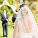 Imagen de referencia, mujer novia yendo al altar. Foto: Getty Images.