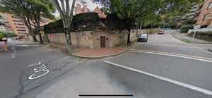 Las fachadas de las casas colindantes a la embajada de Rusia en Colombia fueron pintadas con banderas de Ucrania la noche del jueves 17 de marzo. Imagen Google Street View - 18 Marzo 2022.