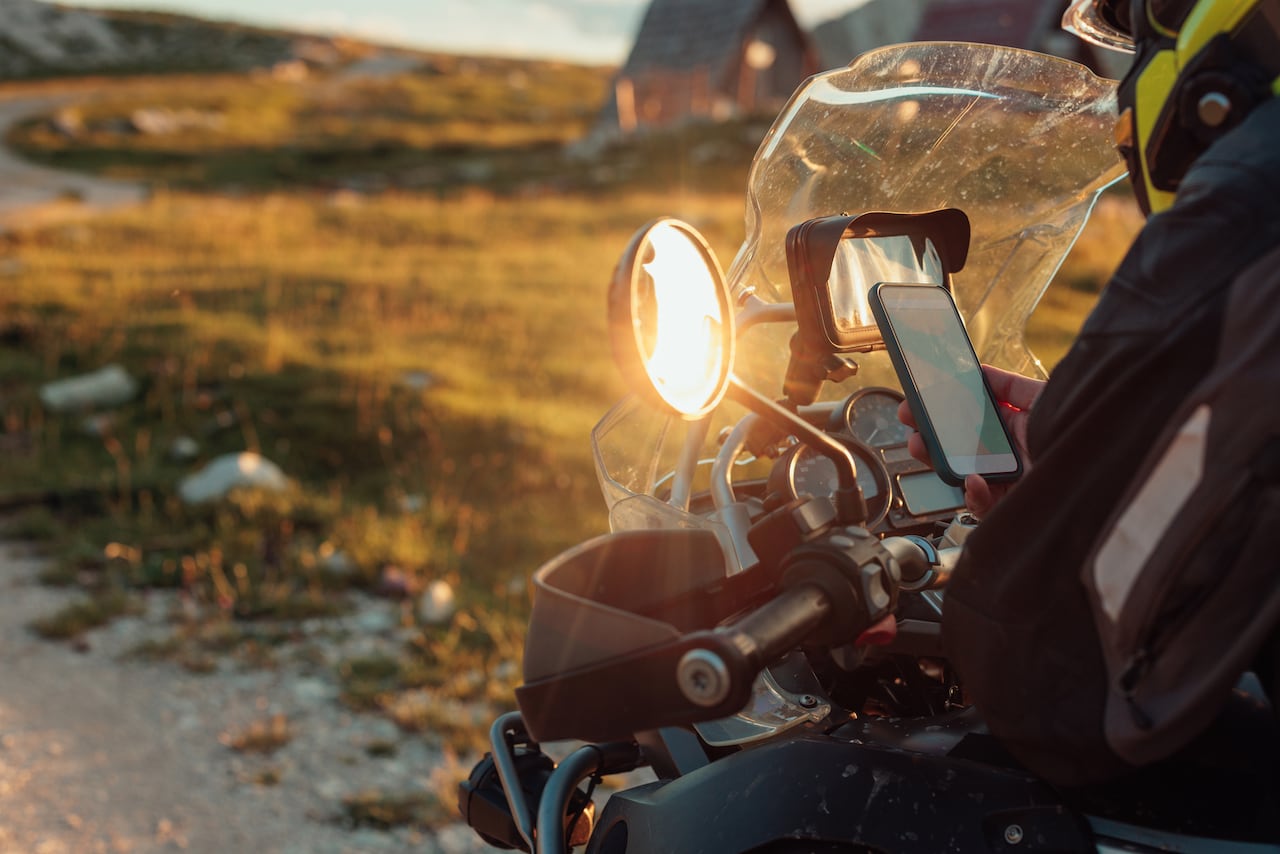 Apple recordó que, aunque las vibraciones sean menos intensas, siguen representando un riesgo para la cámara si el dispositivo permanece fijo durante los recorridos.