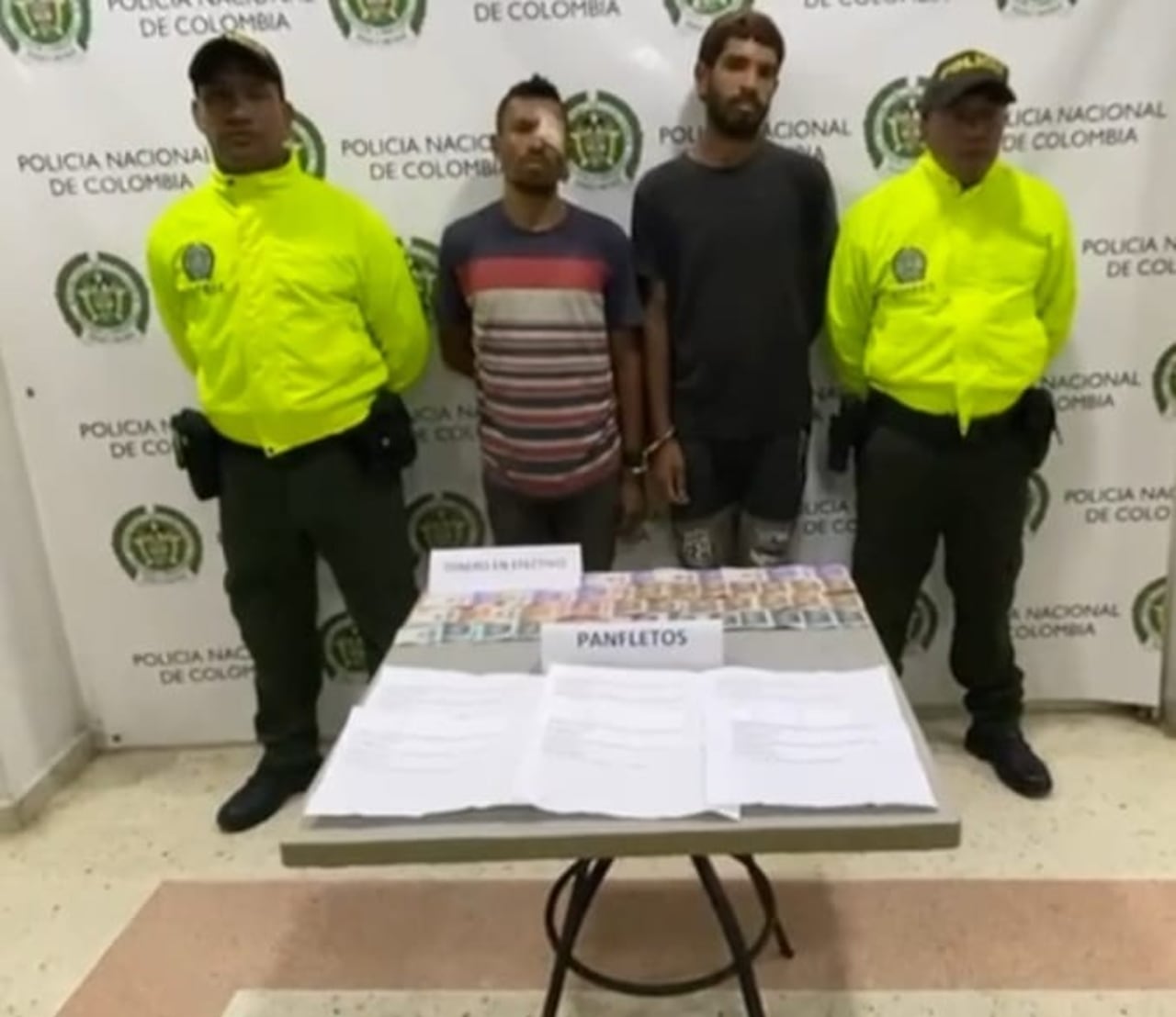 Dos personas capturadas por el delito de extorsión.