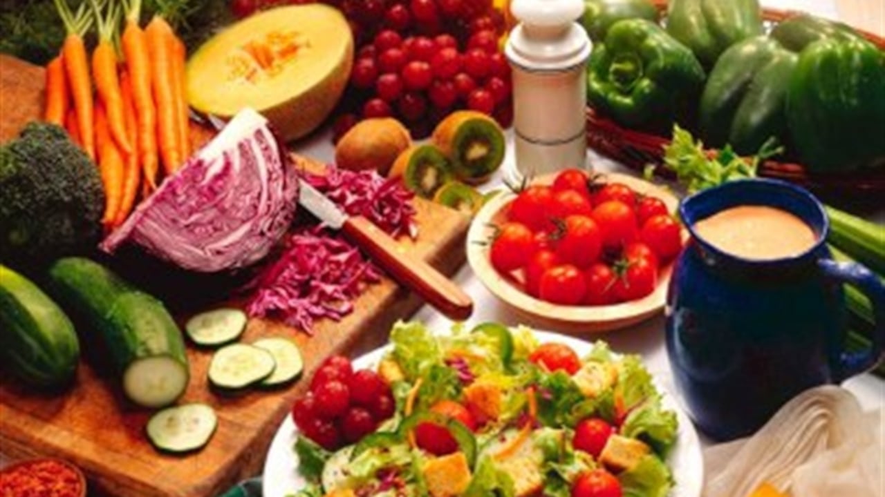 La alimentación tiene un papel muy importante para dejar esta adicción.