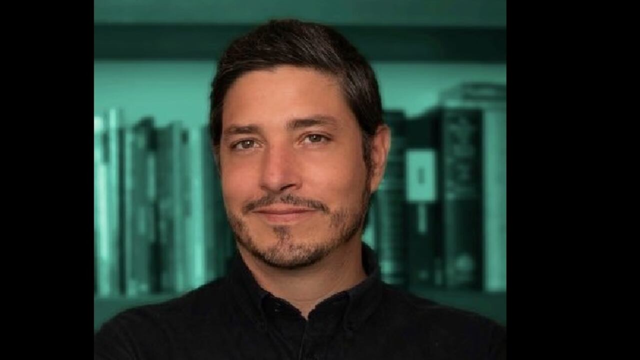 Tras la decisión, el funcionario tiene 72 horas para abandonar el país.