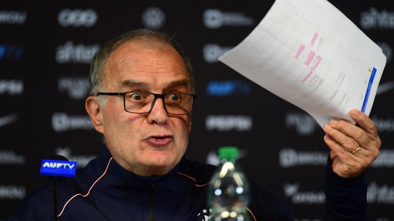 Marcelo Bielsa habló en su regreso a Montevideo.