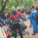 Jóvenes en Bogotá durante la posesión del presidente Gustavo Petro