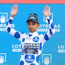 SIERRA DE LA PANDERA, SPAIN - SEPTEMBER 05: Santiago Buitrago of Colombia and Team Bahrain Victorious celebrates at podium as Polka Dot Mountain Jersey winner during the La Vuelta - 81st Tour of Spain 2026, Stage 14 a 154.5km stage from Jaen to Sierra de la Pandera 1816m / #UCIWT / on September 05, 2026 in Sierra de la Pandera, Spain. (Photo by Alexander Hassenstein/Getty Images)