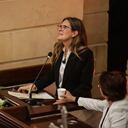 La hija del artista no pudo contener sus lágrimas en medio del homenaje