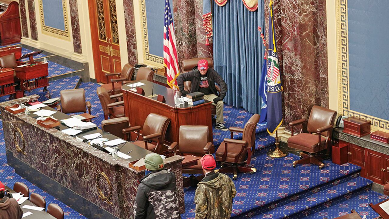 Comité sobre asalto al Capitolio citó a declarar a a exasesores de Donald Trump