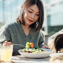 Una buena alimentación es fundamental para cuidar la salud y permitir que las personas se sientan bien.