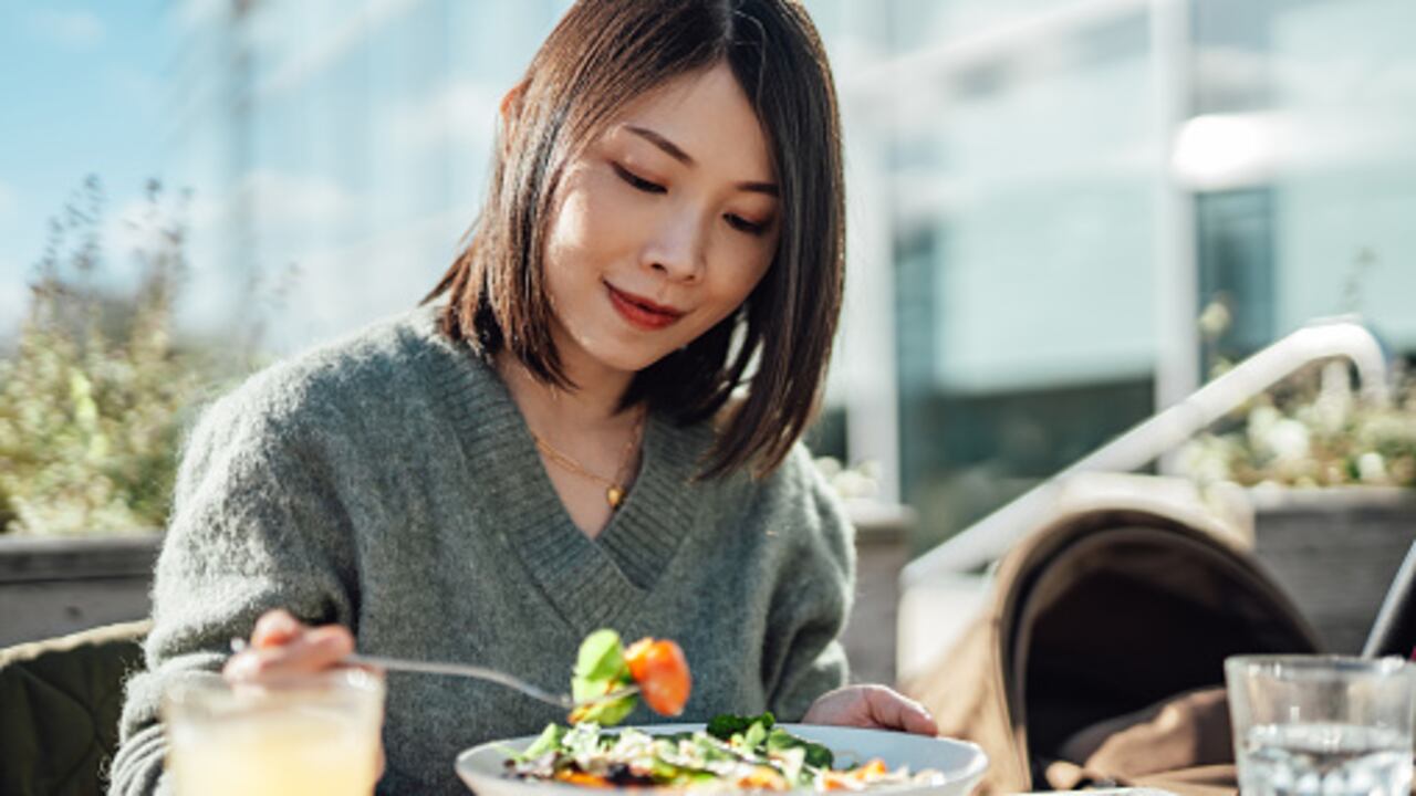 Una buena alimentación es fundamental para cuidar la mente.