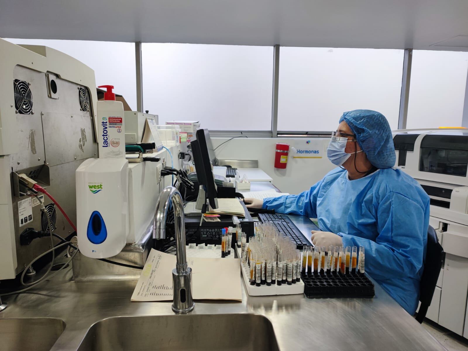 Vacuna nasal probada en Colombia ofrece doble protección contra la covid-19 y la influenza