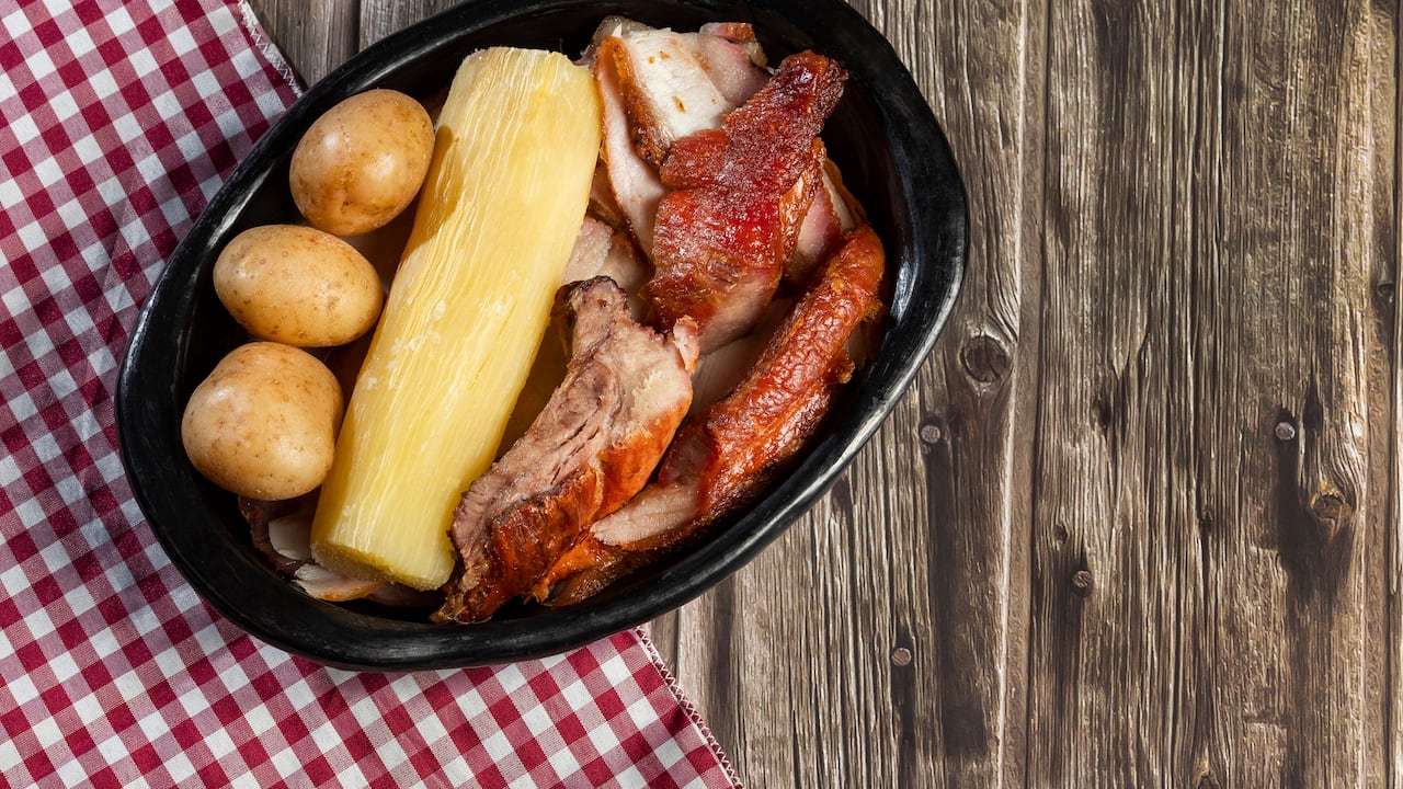 La carne a la llanera es uno de los platos típicos para comer en Villavicencio.