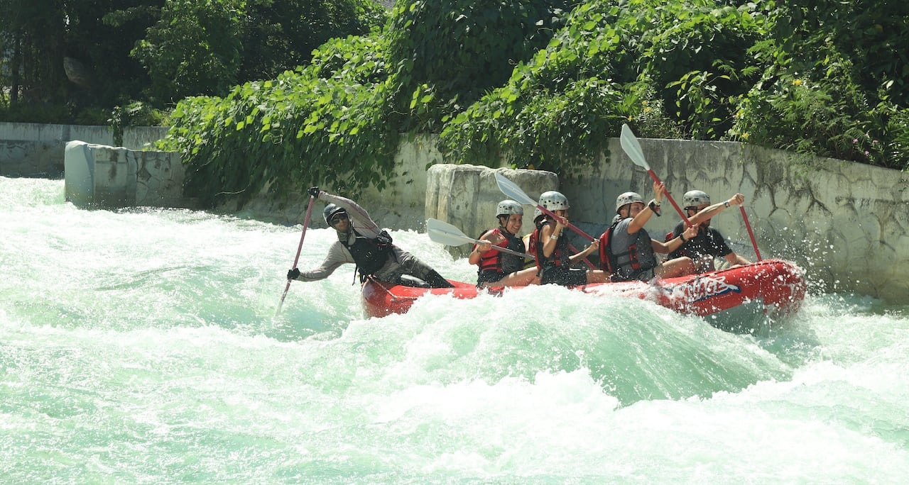 El parque Xavage, ubicado en la carretera Cancún-Puerto Morelos, ofrece actividades extremas por tierra, agua y aire.