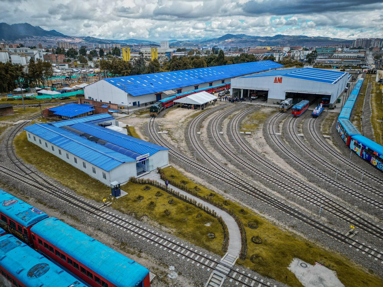 Invias entregó las líneas férreas para iniciar con la construcción del RegioTram de Occidente.