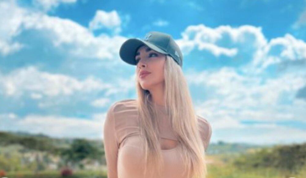 La presentadora desempolvó recuerdos de su infancia donde mostró cómo lucía en aquel entonces.