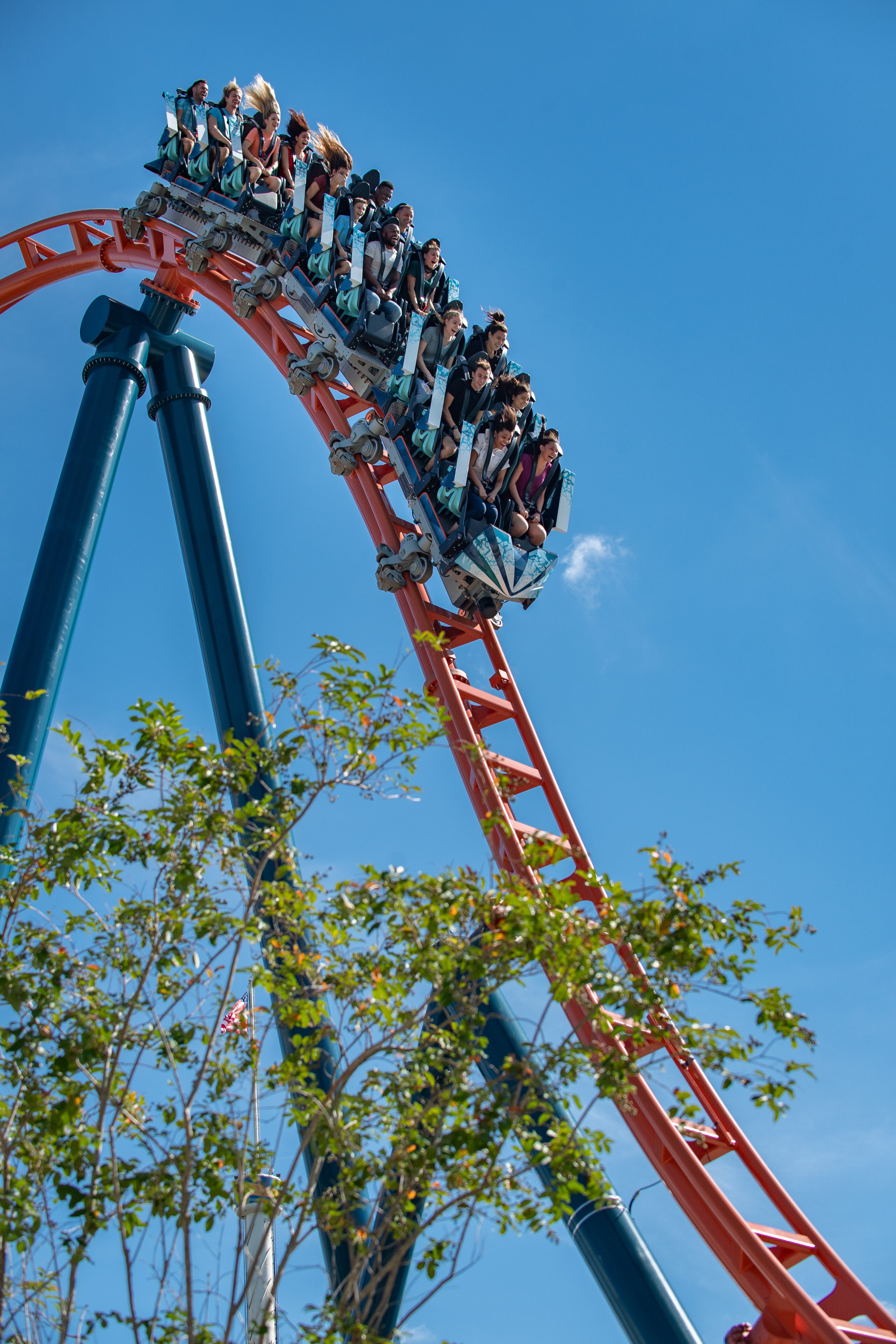 Montaña rusa Icebreaker en Seaworld Orlando, de United Parks and Resorts.