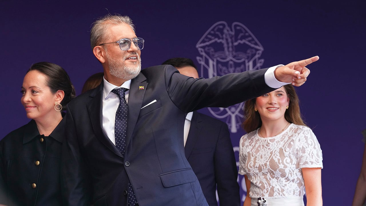El estratega político Carlos Suárez dialogó con la prensa.