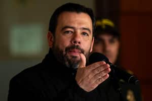 Los vehículos particulares y los taxis deberán cumplir con las regulaciones específicas establecidas para este viernes, según lo anunciado por las autoridades de tránsito de Bogotá.