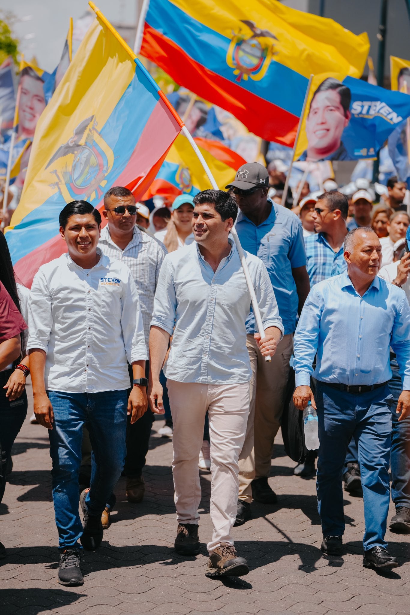 Llegó a la vicepresidencia de Ecuador sin pasar por una elección popular y renunció a los 19 meses. Ahora Otto Sonnenholzner, el empresario de ascendencia alemana, concurre como candidato a los comicios del 20 de agosto.