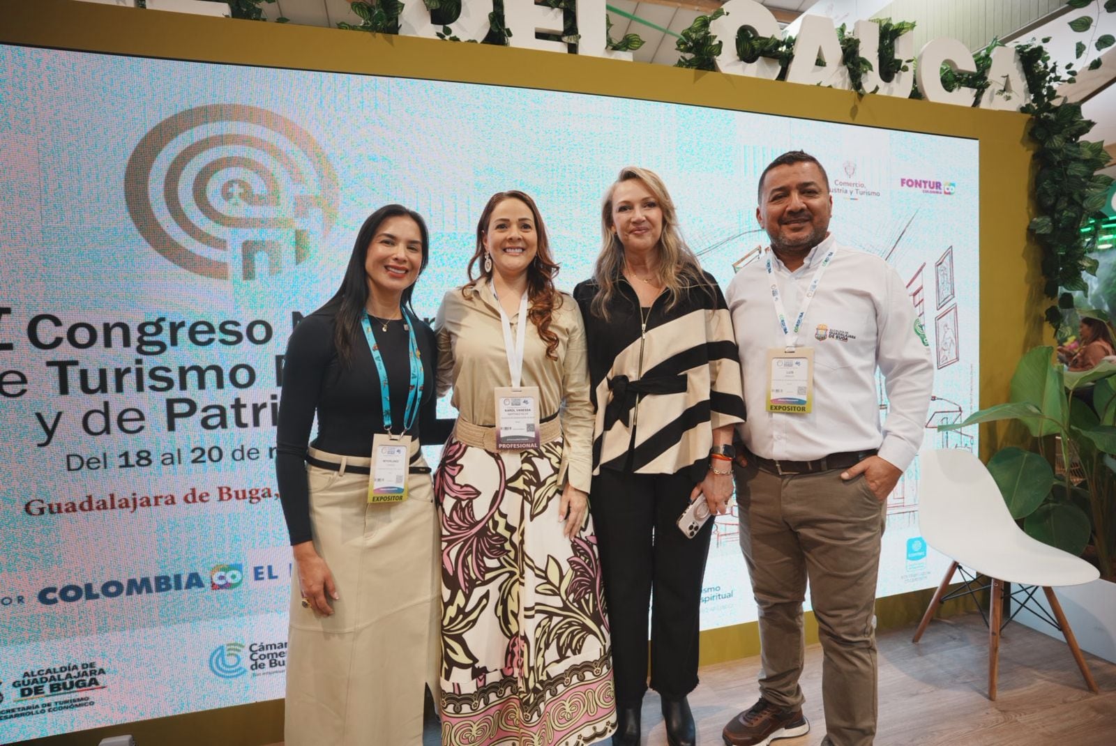 En Anato se anunció a Buga como sede el IV congreso de Turismo Religioso. En la foto Miiyerlandi Torres, secretaria de  Turismo del Valle con la presidenta de Anato, Paula Cortés.