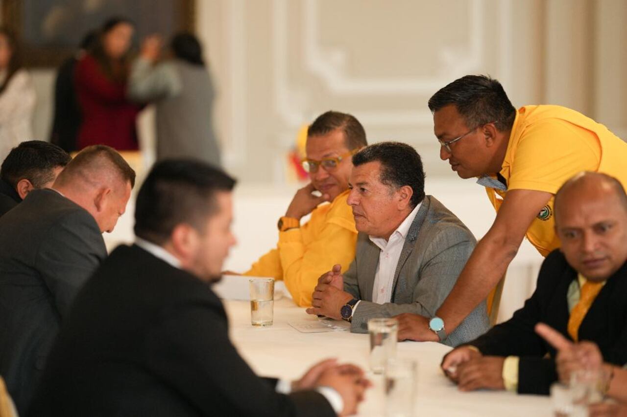 Reunión presidente Gustavo Petro con taxistas