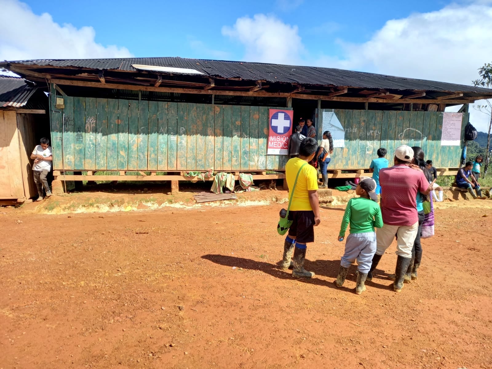 Las misiones médicas atienden a indígenas Awá que viven en lugares muy alejados del casco urbano.