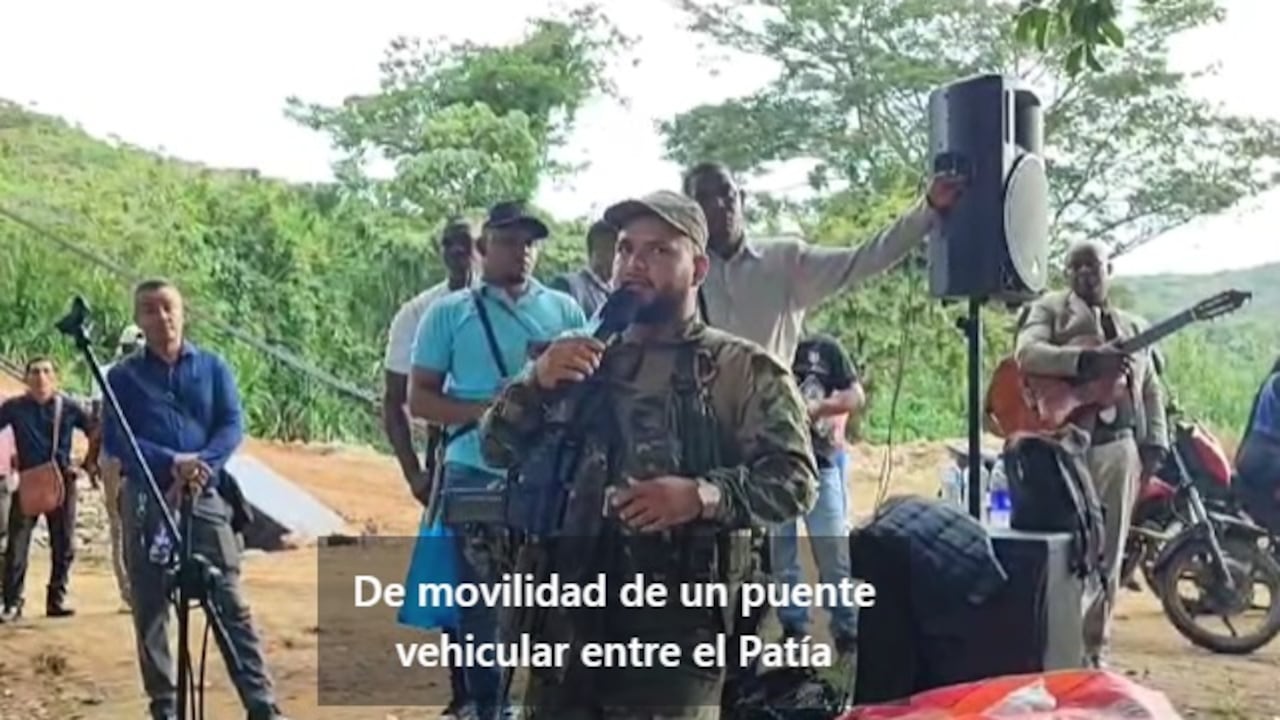 Alias Faiber en un evento con las comunidades en el Cauca.