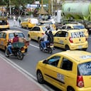 Varios taxistas se han unido al plantón que se llevo a cabo en los alrededores del Centro Administrativo Municipal, CAM. Los motoristas afirman que el alto precio de los combustibles y la propagación del servicio informal los tiene al borde del colapso económico. Fotos Raúl Palacios / El Pais / Julio 24 del 2023 Cali.