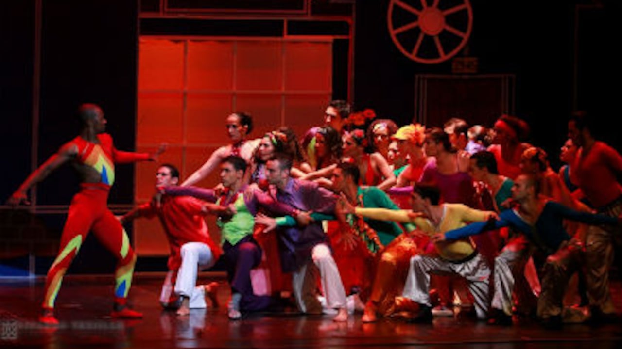 Anacaona es una obra de teatro contada desde la danza y es inspirada en los ritmos y atmósfera de la salsa caleña que mezcla el ballet con los ritmos populares urbanos.