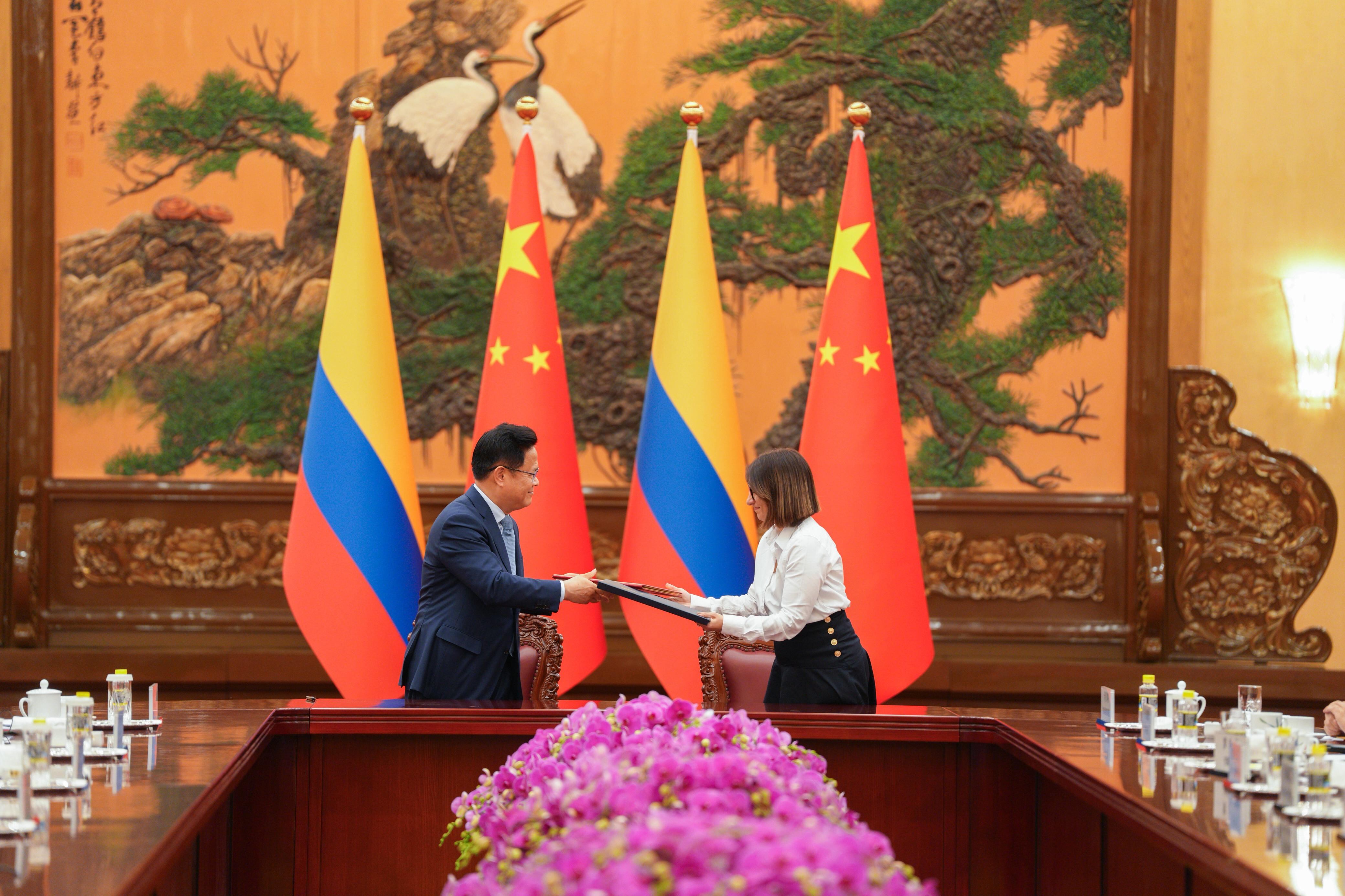 Colombia y China firmaron un acuerdo de cooperación.