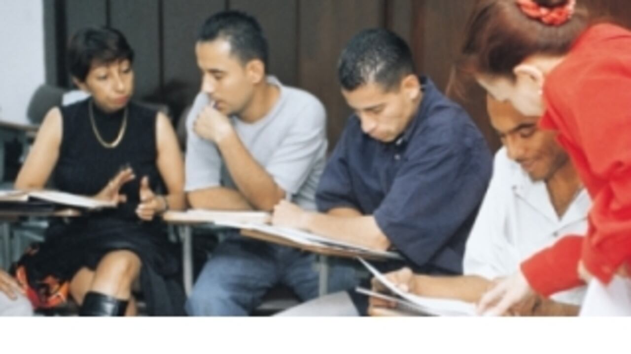 Desmovilizados del Bloque Cacique Nutibara estudian