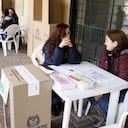 En la jornada de consultas populares, este domingo 29 de mayo, las mesas de votación se vieron desocupadas debido a la poca afluencia de electores.