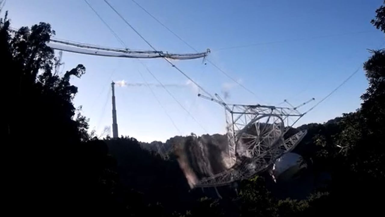 Así fue el colapso del telescopio de Arecibo, destruido esta semana